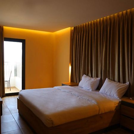 The Palm Hotel Aqaba Esterno foto