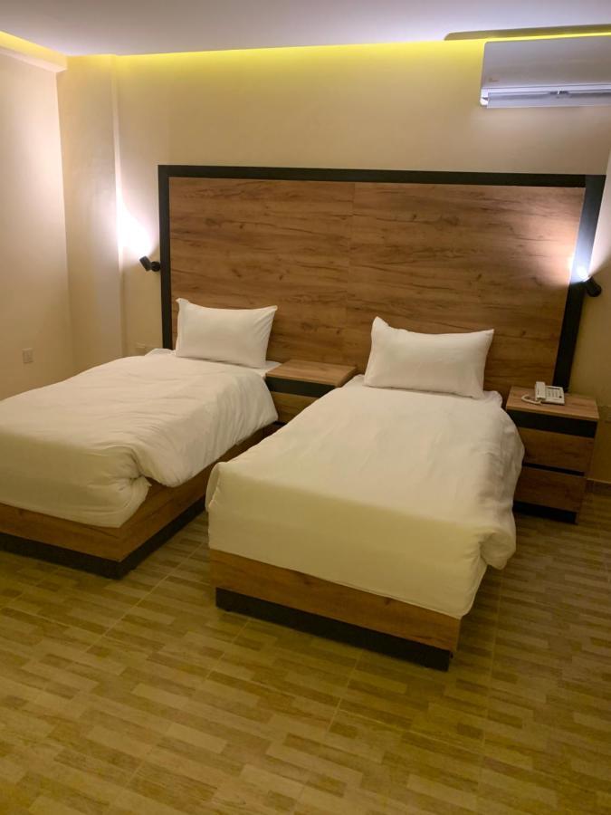 The Palm Hotel Aqaba Esterno foto
